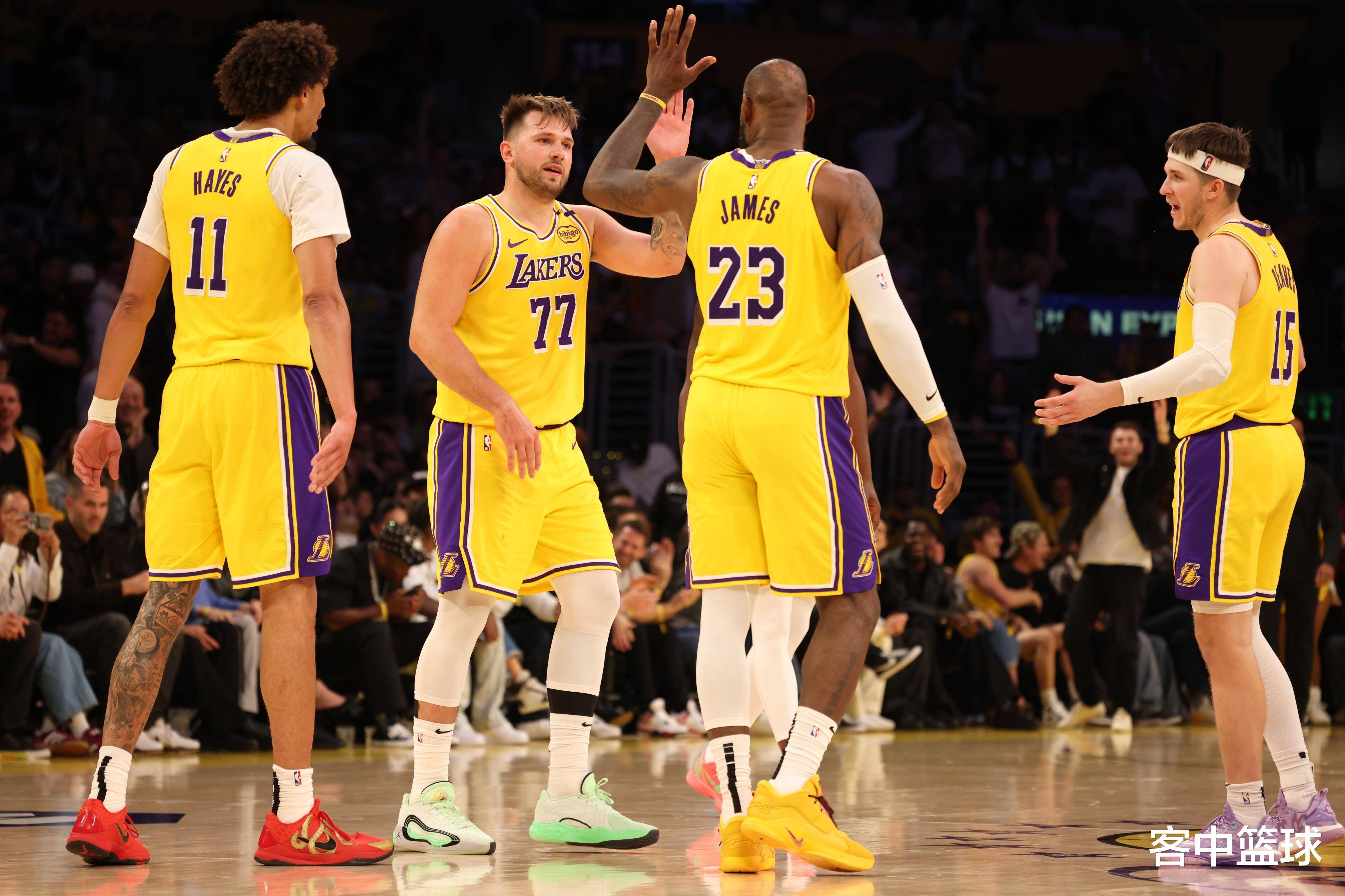 通过缩短 通过缩短